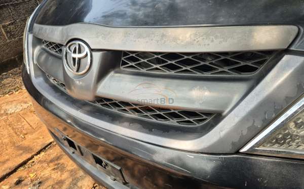 TOYOTA INNOVA E