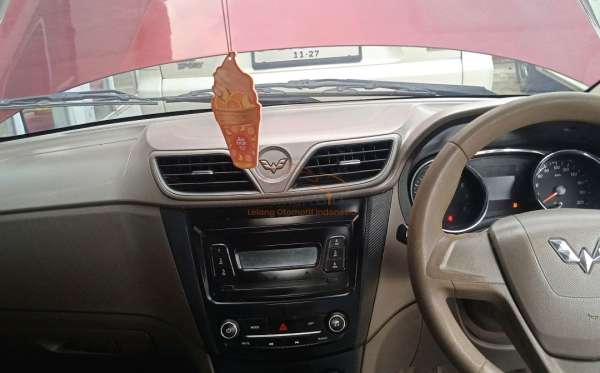WULING CONFERO 1.5 DB MY (4X2)