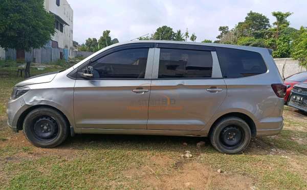 WULING CONFERO