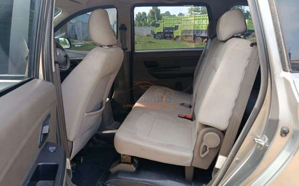WULING CONFERO