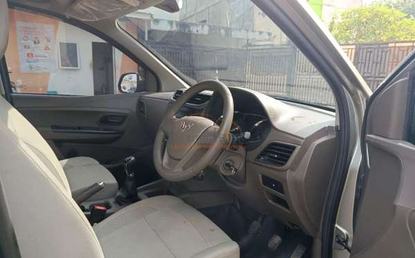 WULING CONFERO