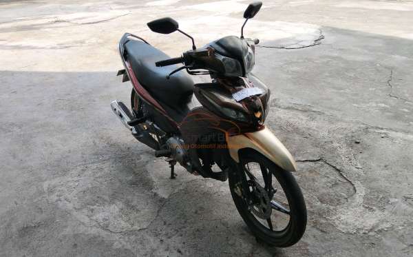 YAMAHA  JUPITER Z1