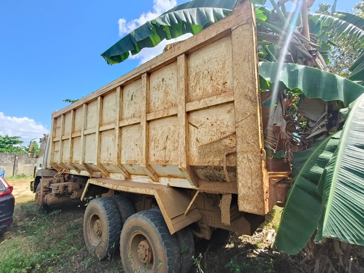 MERCEDES BENZ AXOR  2528 CH (6X4)