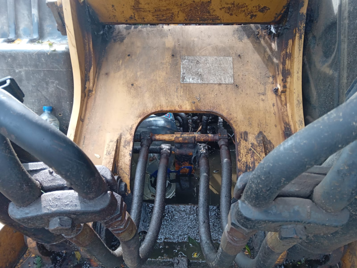 CATERPILLAR  EXCAVATOR 320 GC