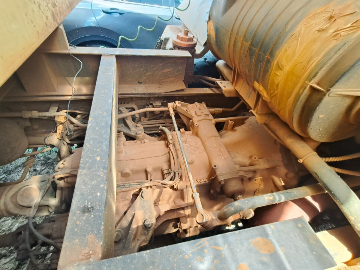 MERCEDES BENZ AXOR  2528 CH (6X4)