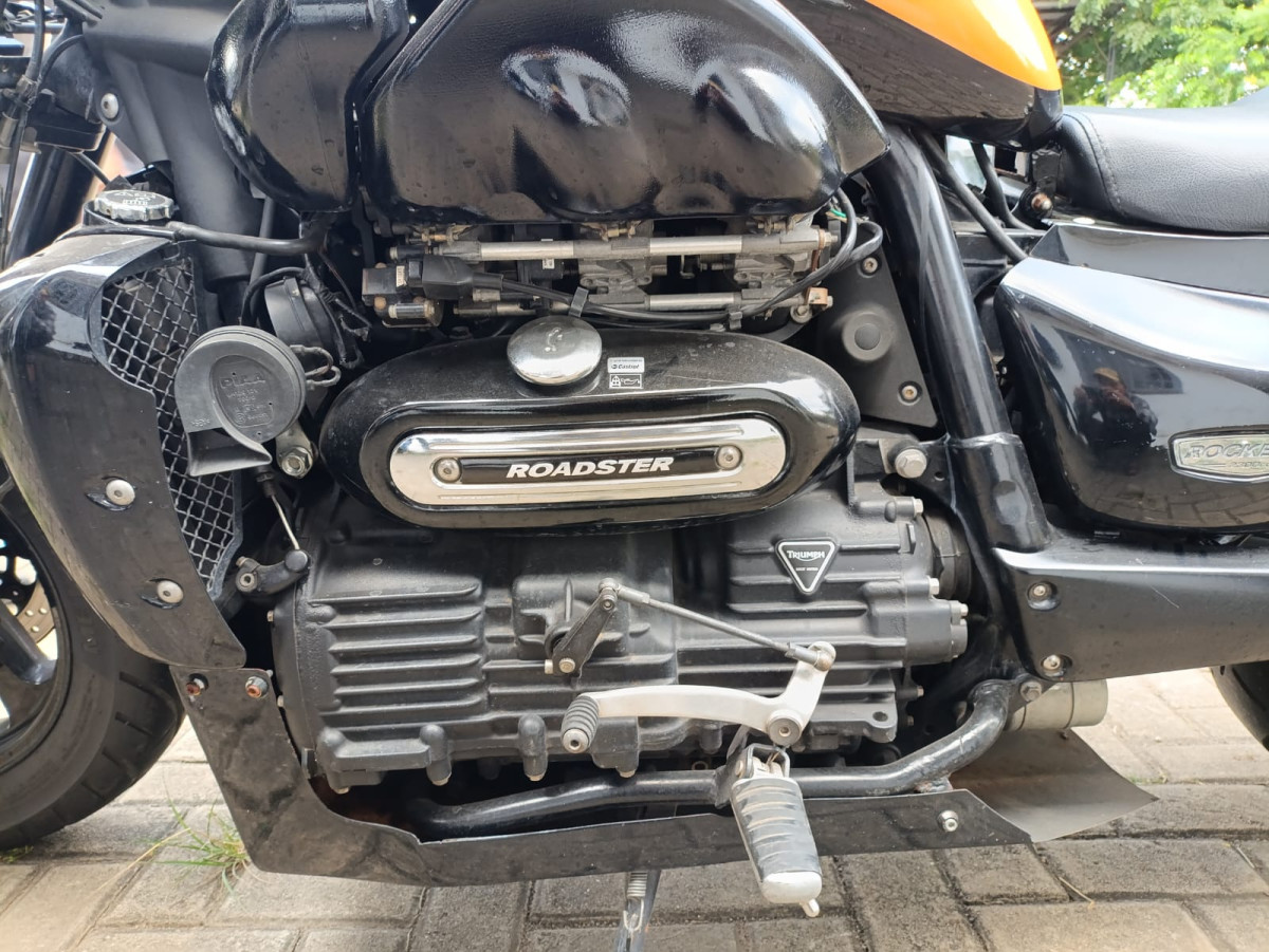 TRIUMPH ROCKET III ROADSTER ABS