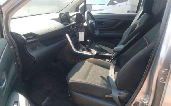 DAIHATSU XENIA