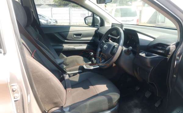 DAIHATSU XENIA