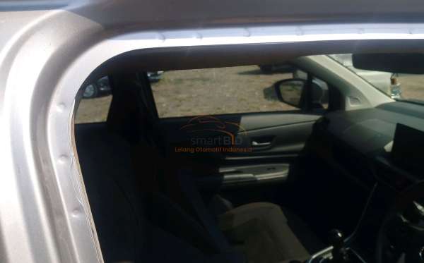 DAIHATSU XENIA