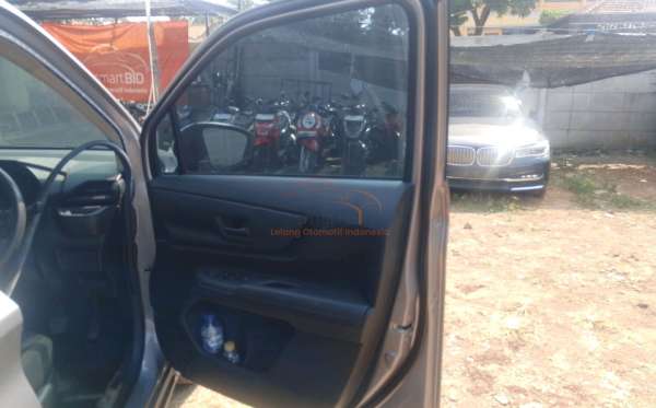 DAIHATSU XENIA