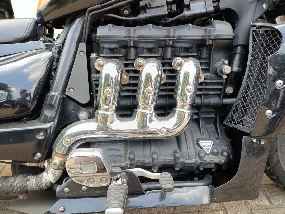 TRIUMPH ROCKET III ROADSTER ABS