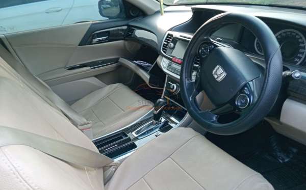 HONDA  ACCORD  CR2