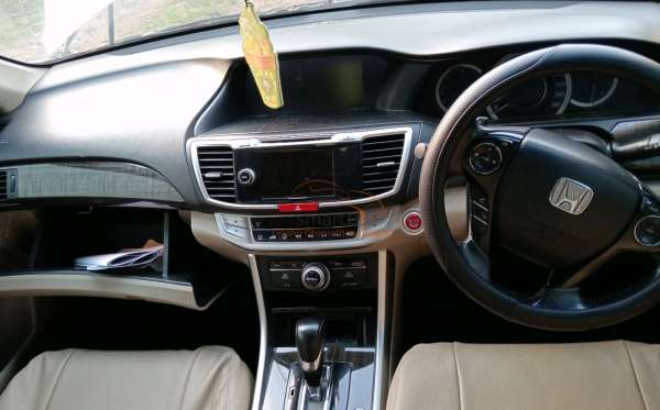HONDA  ACCORD  CR2