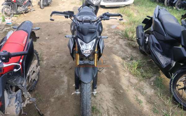 HONDA  CB 150 R