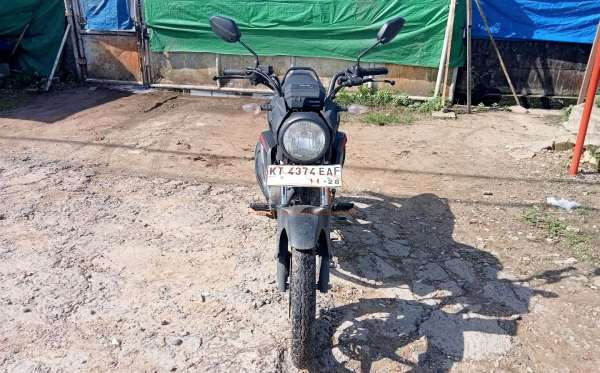 HONDA CB 150 Verza