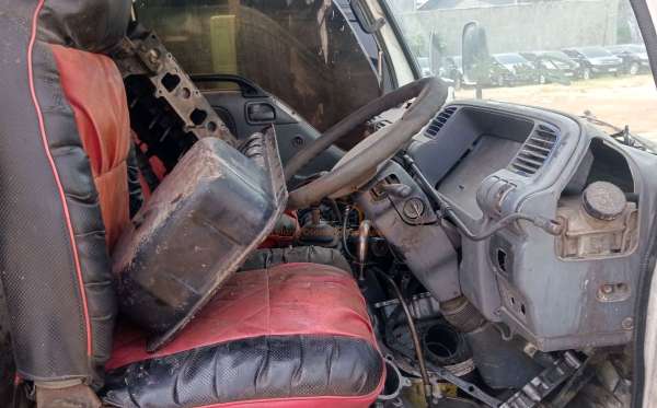 ISUZU NKR 71 HD E2-2