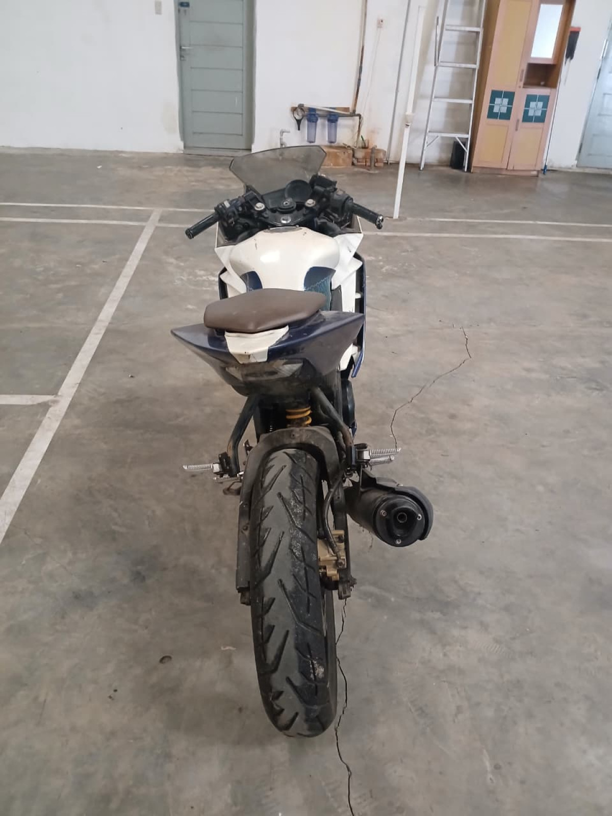 YAMAHA R15