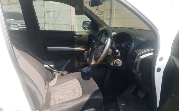 NISSAN X TRAIL 2.5