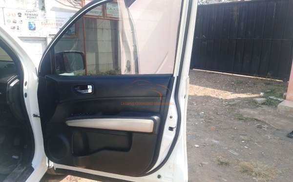 NISSAN X TRAIL 2.5