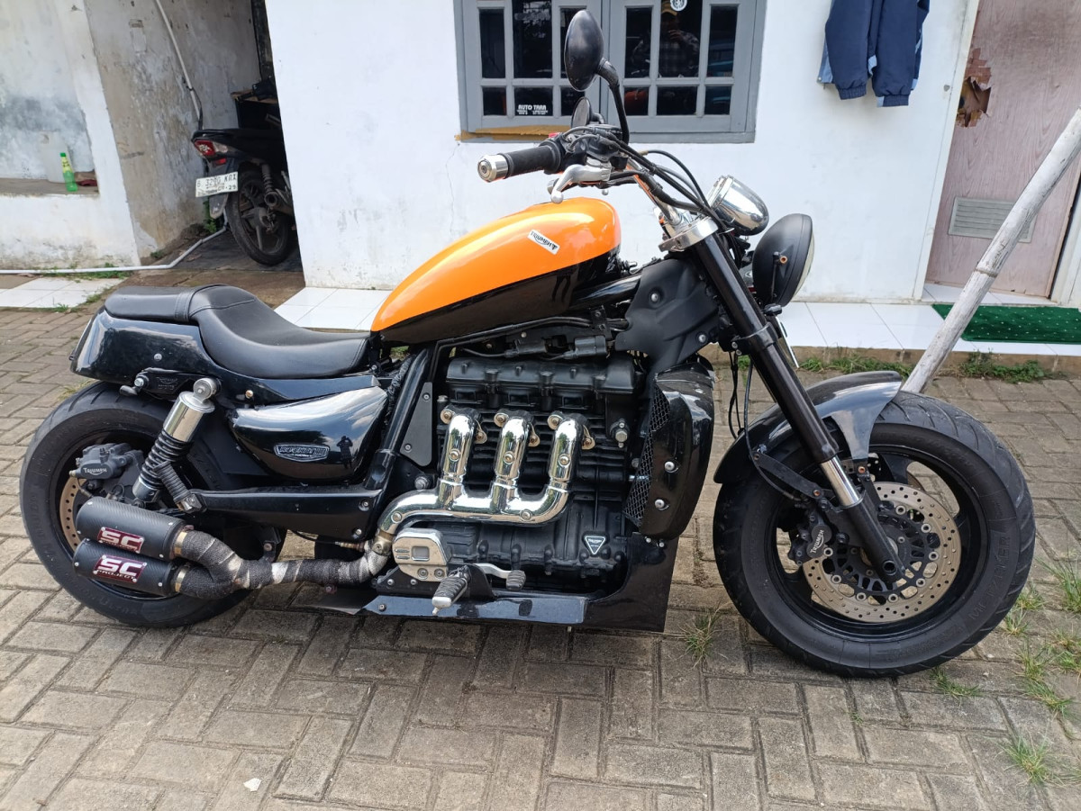 TRIUMPH ROCKET III ROADSTER ABS