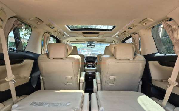 TOYOTA ALPHARD 2.5