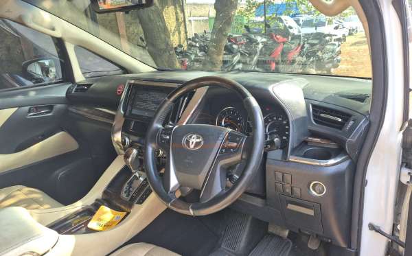TOYOTA ALPHARD 2.5