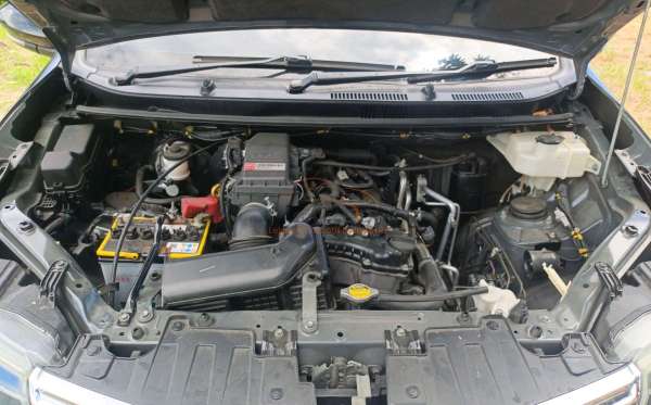TOYOTA AVANZA
