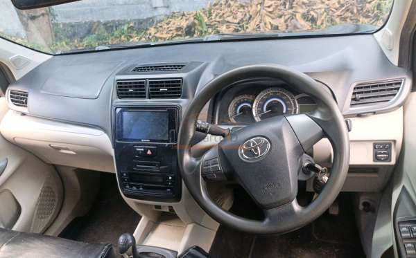 TOYOTA AVANZA