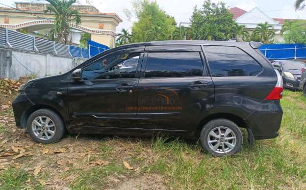 TOYOTA AVANZA