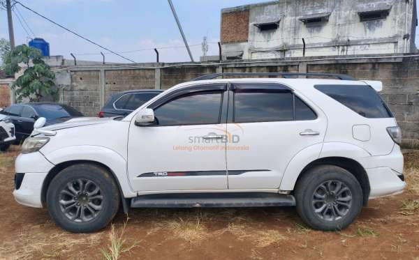 TOYOTA FORTUNER
