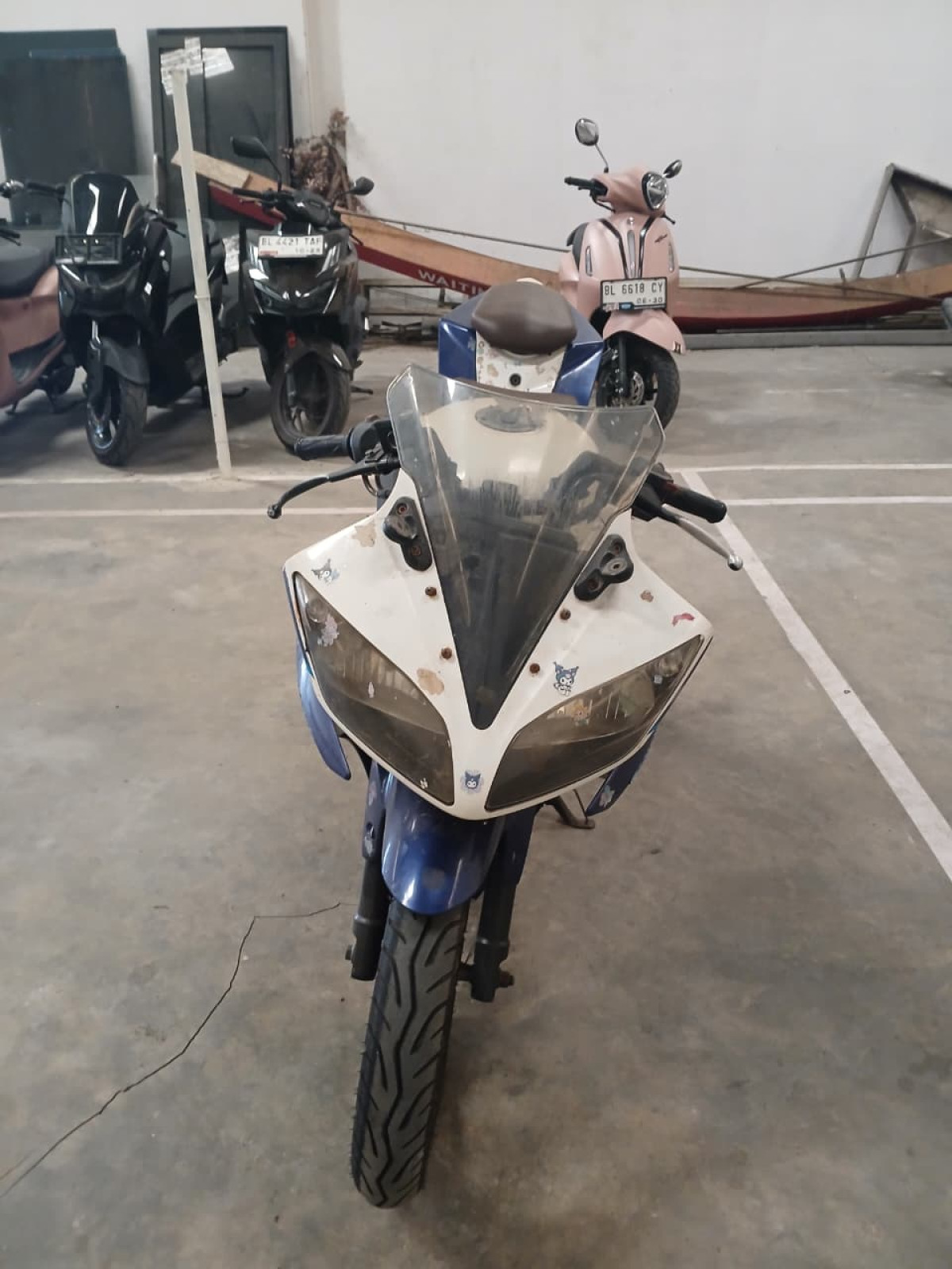 YAMAHA R15