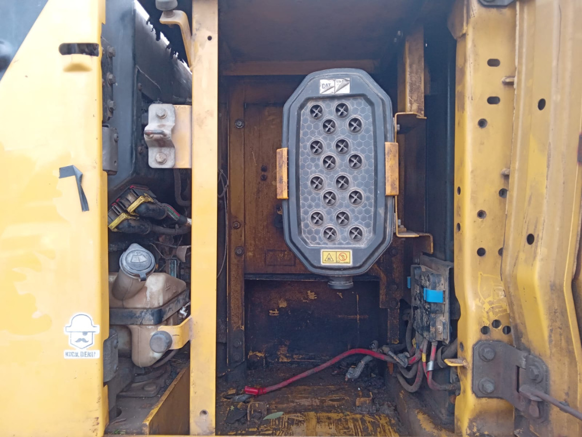CATERPILLAR  EXCAVATOR 320 GC
