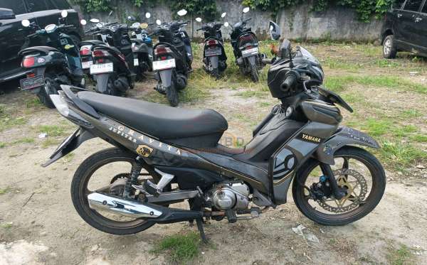 YAMAHA JUPITER Z1 CW