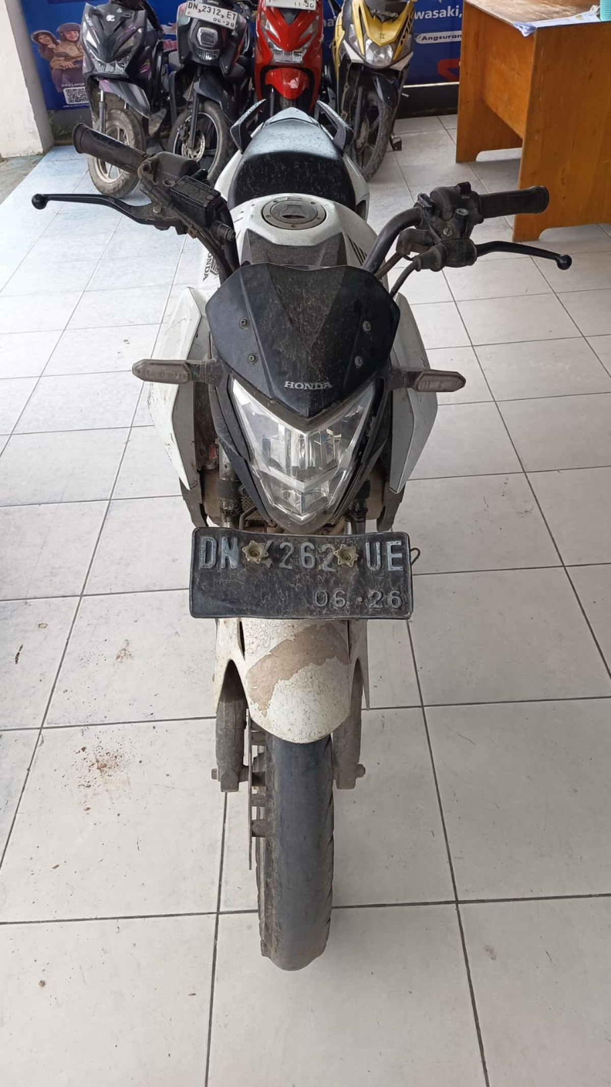 HONDA CB 150 R