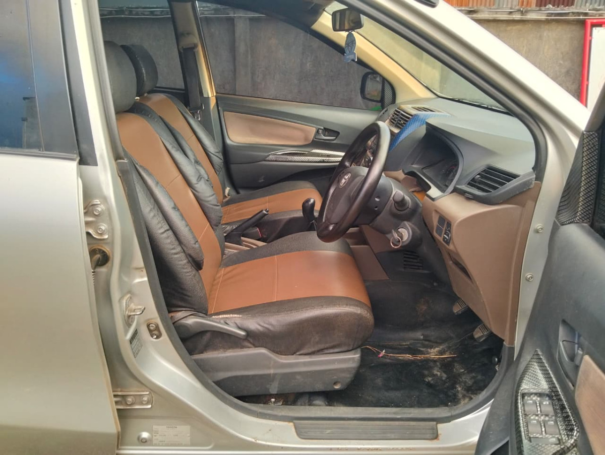 TOYOTA AVANZA