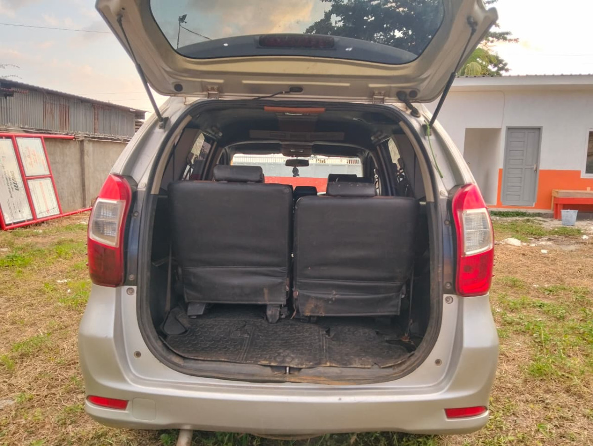 TOYOTA AVANZA