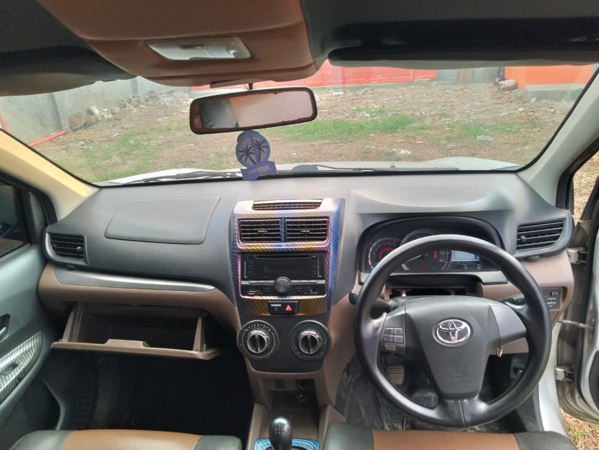 TOYOTA AVANZA