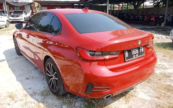 BMW 320I CKD AT