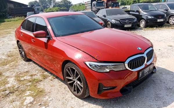 BMW 320I CKD AT