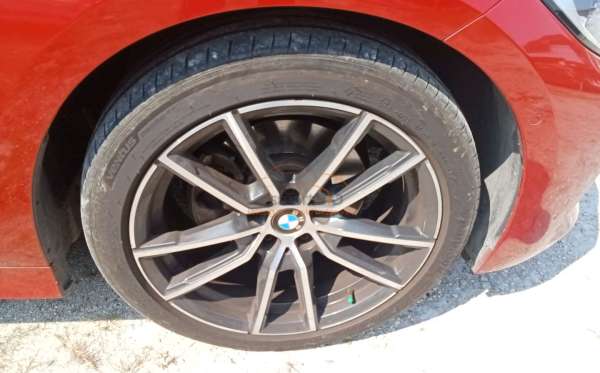 BMW 320I CKD AT