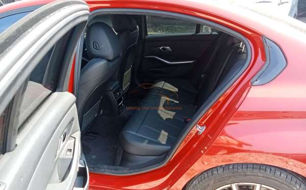 BMW 320I CKD AT