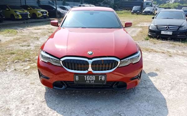 BMW 320I CKD AT