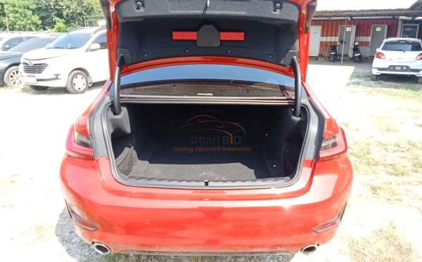 BMW 320I CKD AT