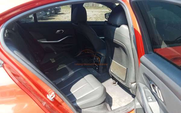 BMW 320I CKD AT