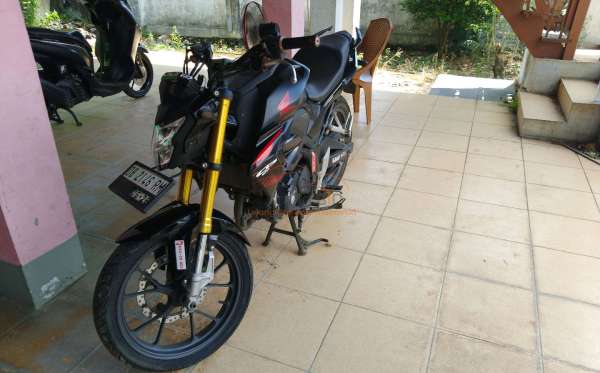 HONDA  CB 150