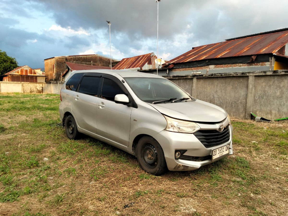 TOYOTA AVANZA