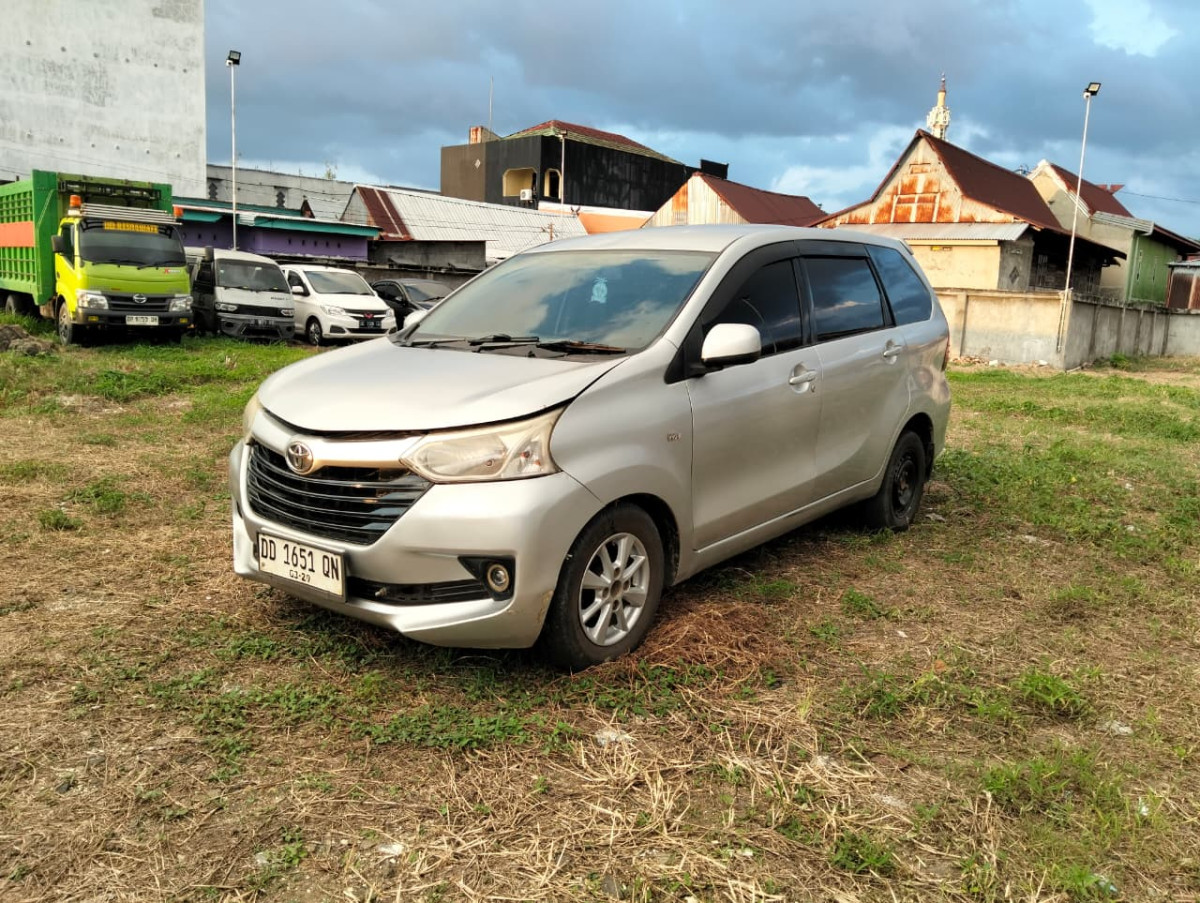 TOYOTA AVANZA