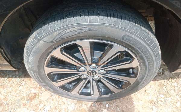 TOYOTA  AVANZA  1.5 G