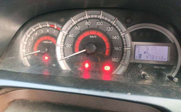 TOYOTA AVANZA 1.3 E