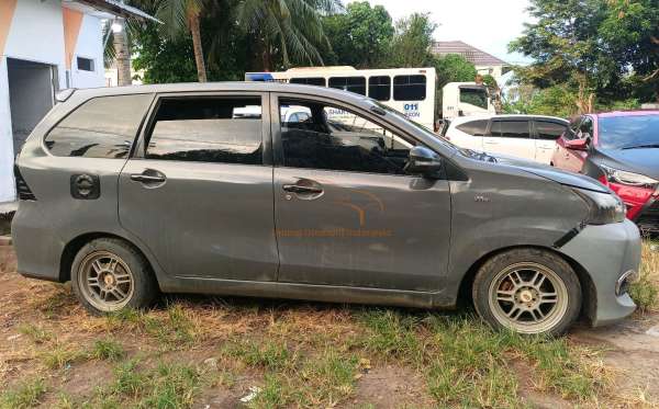 TOYOTA AVANZA 1.3 E